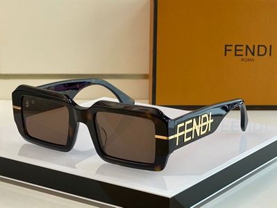 Fendi Sunglasses 413